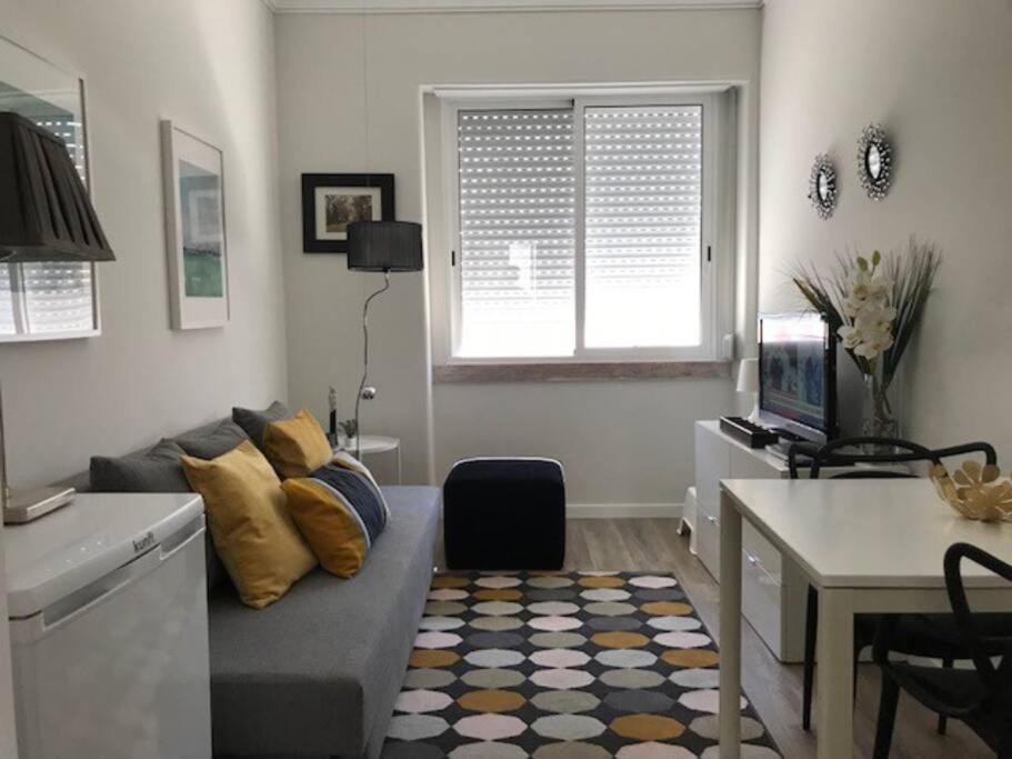 Cosy 2 Bedrooms Apartment In Arroios - Ssl 3A Lisbon Bagian luar foto