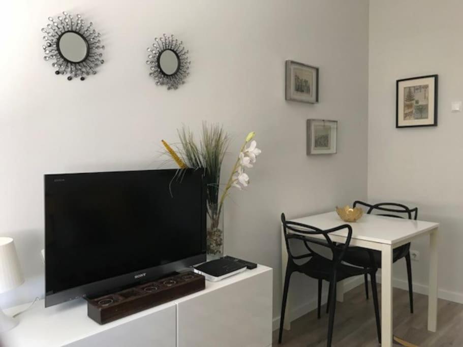 Cosy 2 Bedrooms Apartment In Arroios - Ssl 3A Lisbon Bagian luar foto